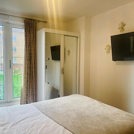 Room With Kitchen In Central ลอนดอน ภายนอก รูปภาพ