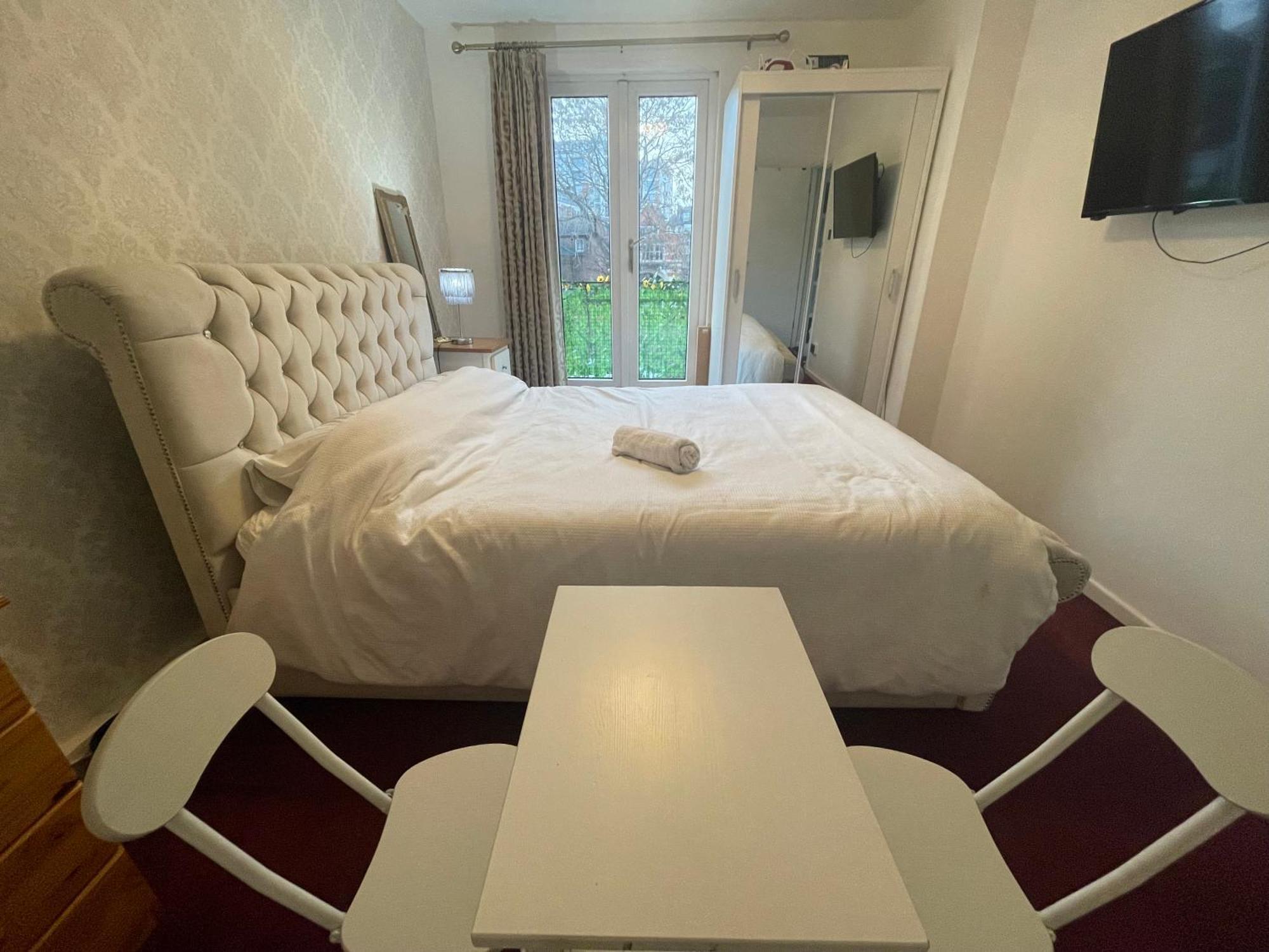 Room With Kitchen In Central ลอนดอน ภายนอก รูปภาพ